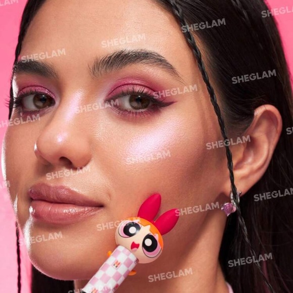 The Powerpuff Girls X SHEGLAM Power-Noia Shimmer Stick-Sugar Highlighter Powder - Picture 2 of 5